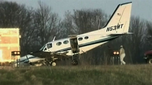 Elderly US woman lands plane after pilot-husband dies